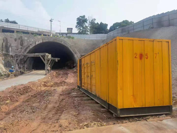 南芬发电机出租自启装置的工作原理是什么？